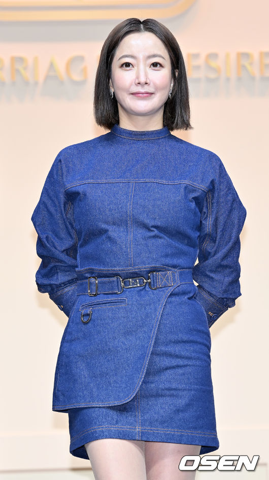 배우 김희선이 무대 위에서 포즈를 취하고 있다. 2022.07.13 /rumi@osen.co.kr