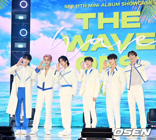 SF9 멤버들이 무대 위에서 포즈를 취하고 있다. 2022.07.13 /rumi@osen.co.kr