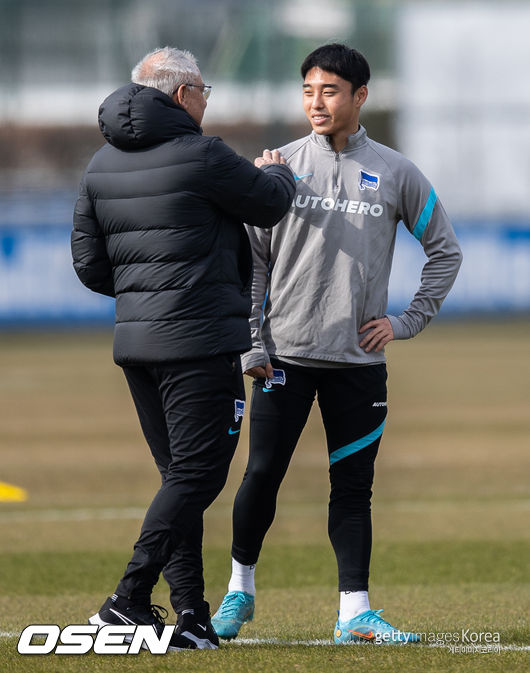 [사진] 이동준과 마가트 감독 / ⓒGettyimages(무단전재 및 재배포 금지)