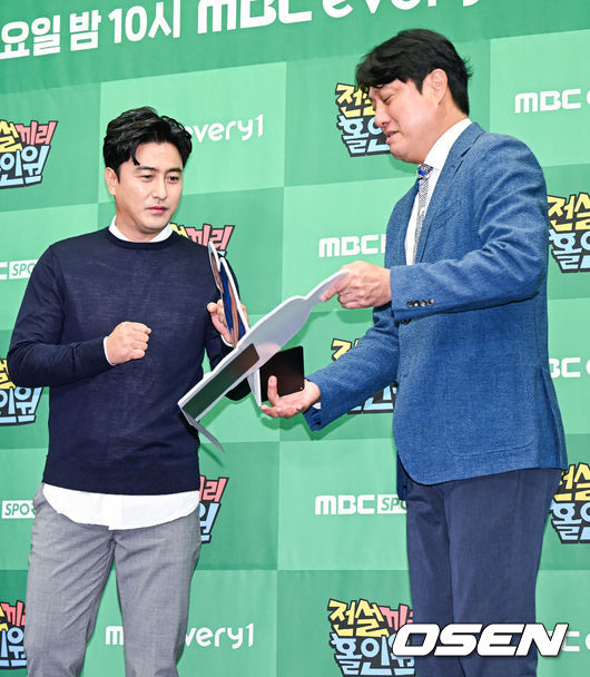 안정환이 유쾌한 포즈를 취하고 있다. 2022.07.19 / soul1014@osen.co.kr