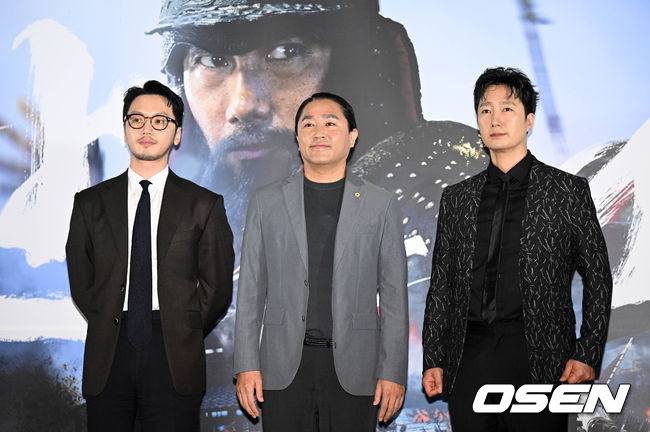19일 오후 서울 송파구 롯데시네마 월드타워에서 영화 '한산: 용의 출현'(감독 김한민) 언론시사회가 열렸다.