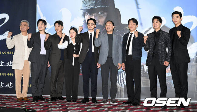 19일 오후 서울 송파구 롯데시네마 월드타워에서 영화 '한산: 용의 출현'(감독 김한민) 언론시사회가 열렸다.