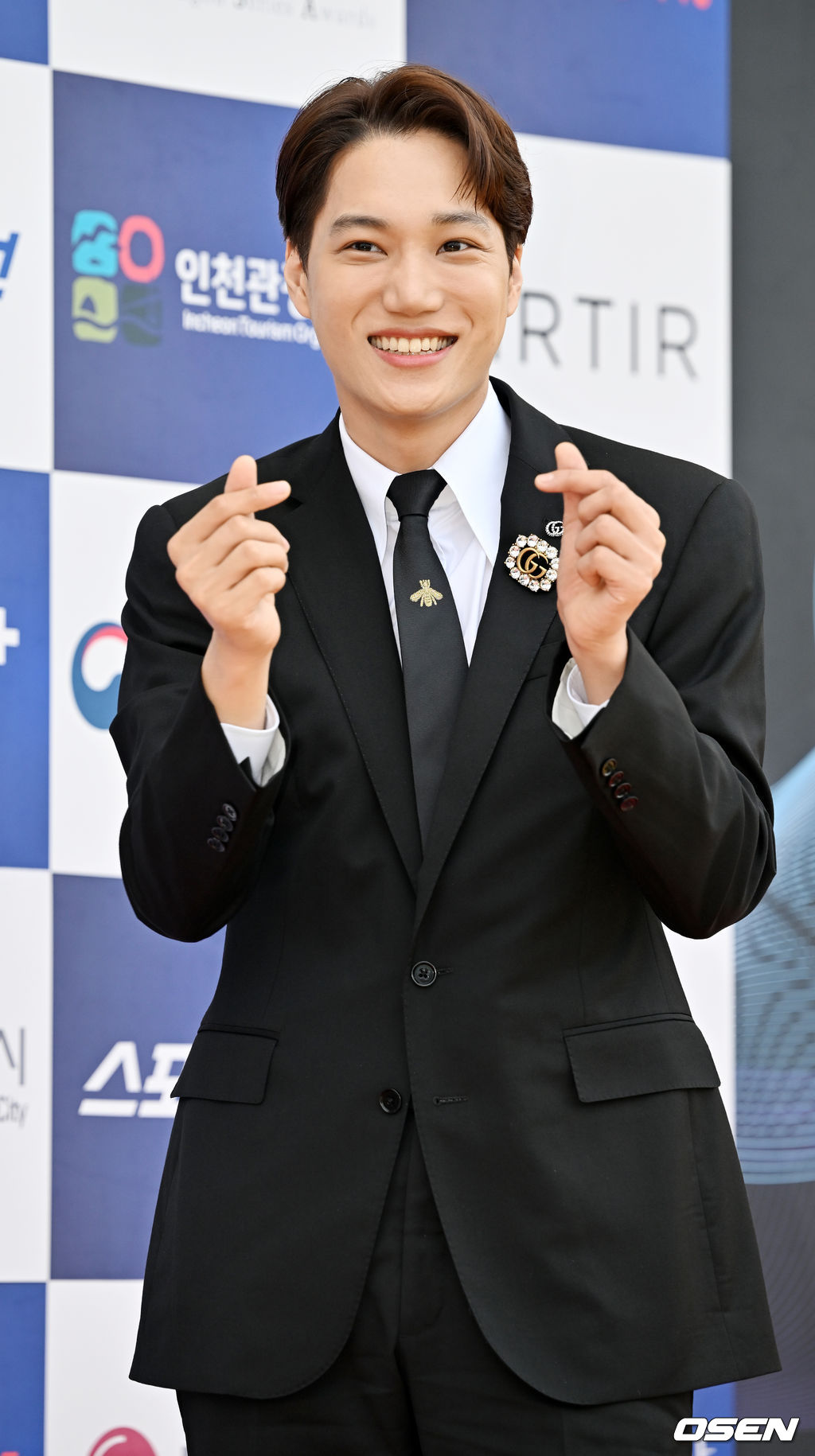 19일 오후 인천 중구 인천 파라다이스시티에서 제1회 청룡시리즈어워즈(BSA 1st) 레드카펫 행사가 열렸다.가수 겸 배우 엑소 카이가 레드카펫을 밟으며 포즈를 취하고 있다. 2022.07.19 / rumi@osen.co.kr