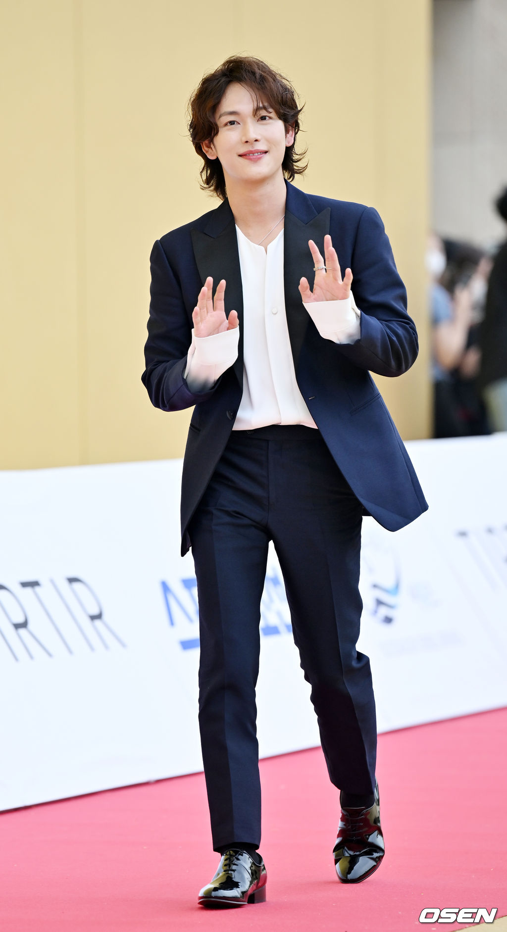19일 오후 인천 중구 인천 파라다이스시티에서 제1회 청룡시리즈어워즈(BSA 1st) 레드카펫 행사가 열렸다.배우 임시완이 레드카펫을 밟으며 포즈를 취하고 있다. 2022.07.19 / rumi@osen.co.kr