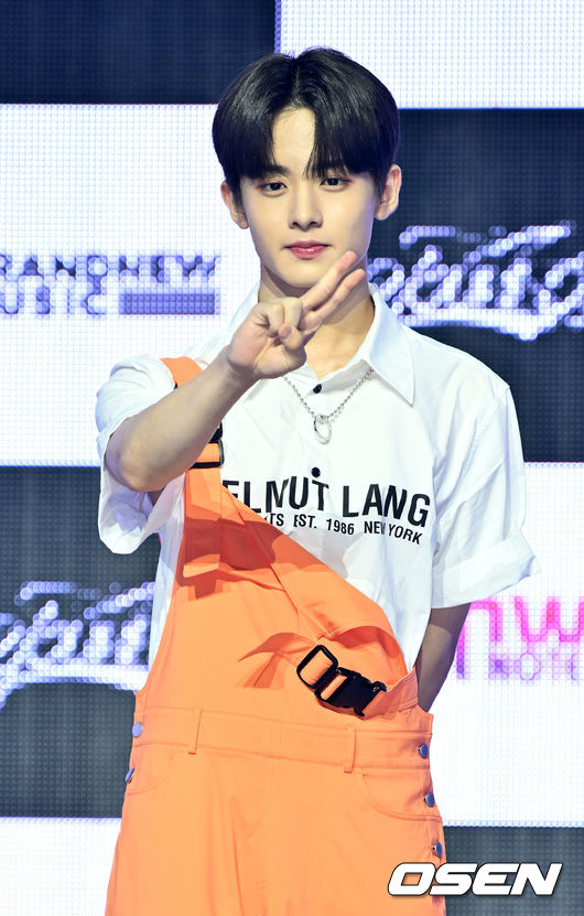 유나이트 우노가 무대 위에서 포즈를 취하고 있다. 2022.07.25 / rumi@osen.co.kr