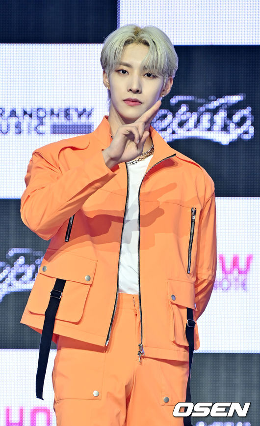 유나이트 현승이 무대 위에서 포즈를 취하고 있다. 2022.07.25 / rumi@osen.co.kr