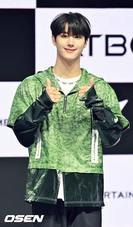 ATBO 정승환이 무대 위에서 포즈를 취하고 있다. 2022.06.22 /rumi@osen.co.kr