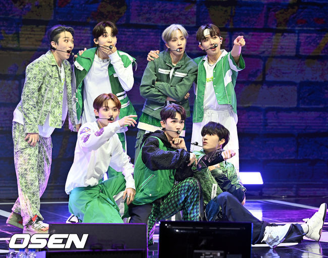 ATBO 멤버들이 화려한 무대를 선보이고 있다. 2022.06.22 /rumi@osen.co.kr