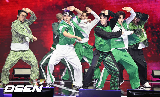 ATBO 멤버들이 화려한 무대를 선보이고 있다. 2022.06.22 /rumi@osen.co.kr