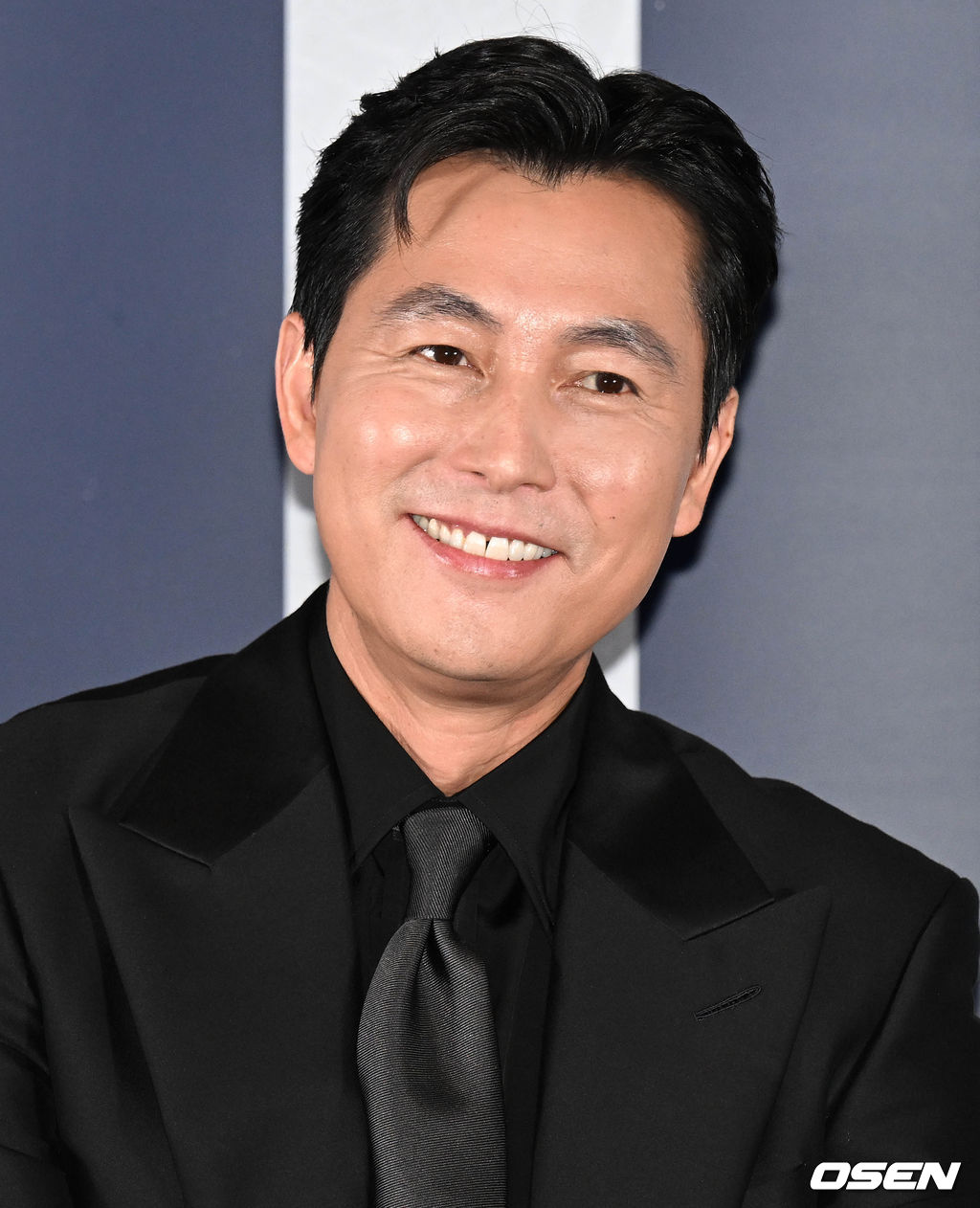 27일 오후 서울 강남구 메가박스 코엑스에서 영화 ‘헌트(감독 이정재)’ 언론시사회가 열렸다. 이정재의 감독 데뷔작 영화 '헌트'는 조직 내 숨어든 스파이를 색출하기 위해 서로를 의심하는 안기부 요원 ‘박평호’와 ‘김정도’가 ‘대한민국 1호 암살 작전’이라는 거대한 사건과 직면하며 펼쳐지는 첩보 액션 드라마. 정우성, 전혜진, 허성태, 고윤정이 출연한다. 8월 10일 개봉. 배우 정우성이 기자회견에 임하고 있다. 2022.07.27 /cej@osen.co.kr