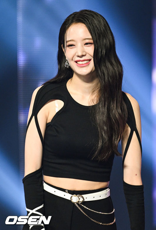 6일 오후 경기도 고양시 일산동구 MBC 드림센터에서 MBC M ‘Show! Champion( 쇼! 챔피언)’ 생방송이 진행됐다.이날 방송에는 황우림, 페이블, XG, 트렌트지, 라필루스, TAN, 버가부, 박현서, 픽시, 오메가엑스, 드리핀 프로미스나인, 이민혁이 출연했다.쇼챔 1위를 차지한 프로미스나인 장규리가 앙코르 무대를 펼치고 있다. 2022.07.06 / soul1014@osen.co.kr