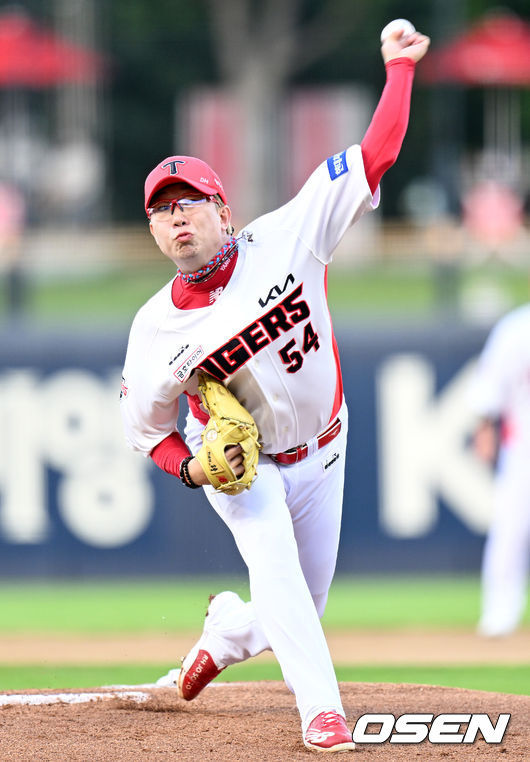 29일 오후 광주-기아챔피언스필드에서 '2022 신한은행 SOL KBO 리그' KIA 타이거즈와 SSG 랜더스의 경기가 열렸다. 1회초 KIA 선발 양현종이 마운드에 올라 힘차게 공을 뿌리고 있다. 2022.07.29 /ksl0919@osen.co.kr