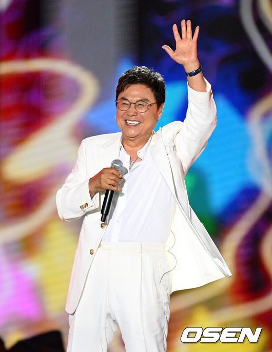 남진이 무대를 선보이고 있다. 2022.06.19 /jpnews@osen.co.kr