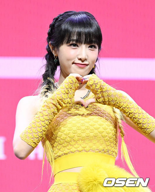 가수 최예나가 포즈를 취하고 있다. 2022.08.03 /cej@osen.co.kr