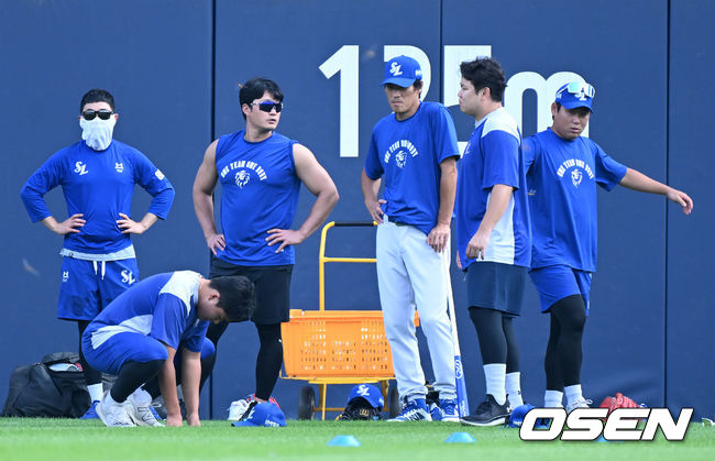 경기에 앞서 삼성 오승환을 비롯한 투수조가 정현욱 코치의 지도 아래 훈련을 하고 있다. 2022.08.03 /jpnews@osen.co.kr