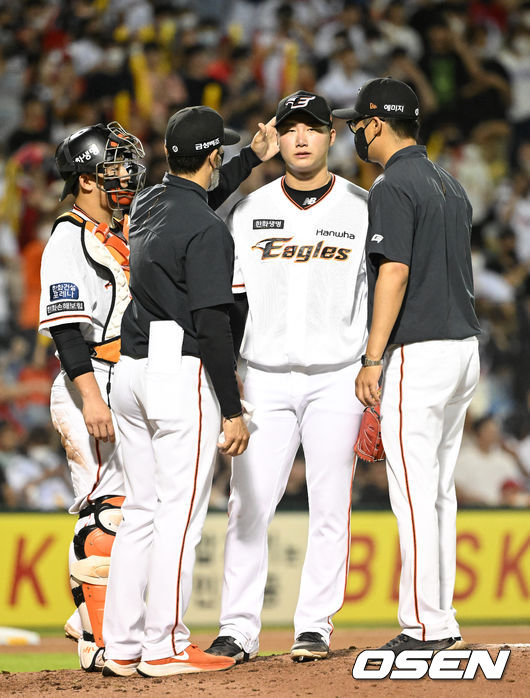 3일 오후 대전 한화생명이글스파크에서 '2022 신한은행 SOL KBO 리그' 한화 이글스와 KIA 타이거즈의 경기가 열렸다.6회초 무사 2루에서 한화 남지민이 마운드를 내려가고 있다. 2022.08.03 /sunday@osen.co.kr