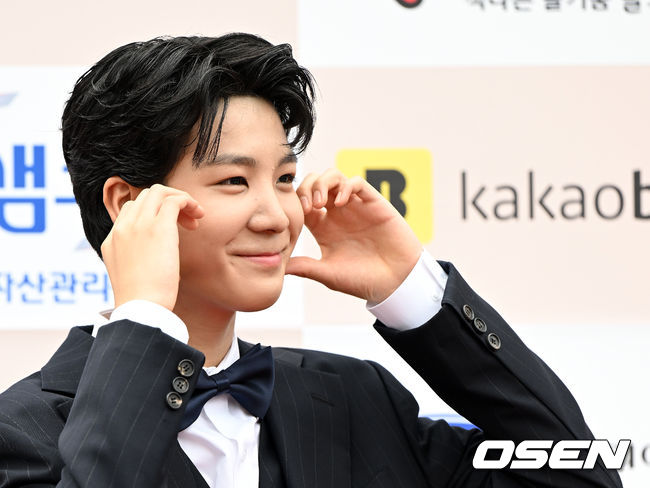CF 스타상 신인상을 수상한 가수 정동원이 포토타임을 하고 있다. 2022.07.21 /jpnews@osen.co.kr
