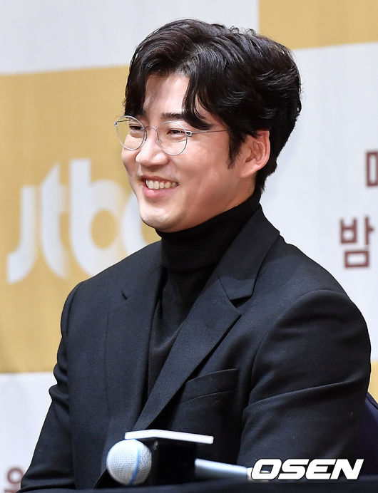 배우 윤계상이 참석해 미소짓고 있다. /dreamer@osen.co.kr