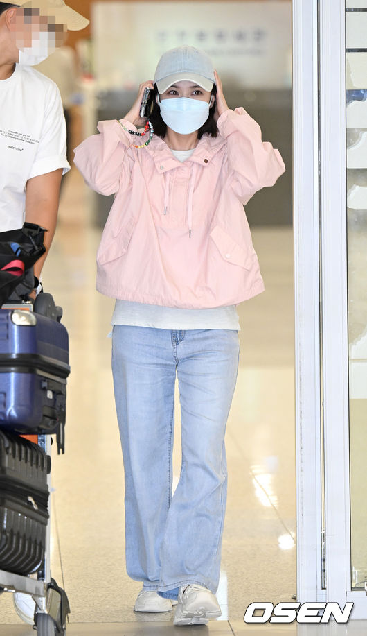 13일 오전 ENA채널 수목드라마 ‘이상한 변호사 우영우’ 출연진이 발리 휴가를 마치고 인천국제공항을 통해 귀국했다.