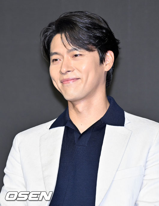 16일 오전 서울 영등포구 콘래드 서울 호텔 그랜드 볼룸에서 영화 '공조2: 인터내셔날' 제작보고회 제작발표회가 열렸다. 이 자리에는 이석훈 감독과 배우 현빈, 유해진, 임윤아, 진선규가 참석했다. 무대 위에서 배우 현빈이 미소짓고 있다. 2022.08.16 /rumi@osen.co.kr