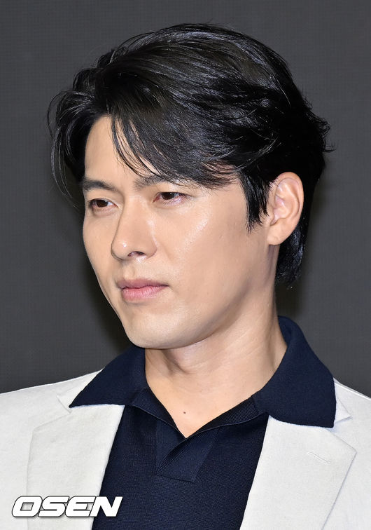16일 오전 서울 영등포구 콘래드 서울 호텔 그랜드 볼룸에서 영화 '공조2: 인터내셔날' 제작보고회 제작발표회가 열렸다. 이 자리에는 이석훈 감독과 배우 현빈, 유해진, 임윤아, 진선규가 참석했다. 무대 위에서 배우 현빈이 생각에 잠겨 있다. 2022.08.16 /rumi@osen.co.kr