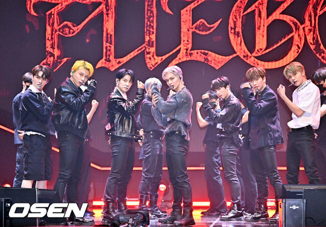  그룹 블랭키(BLANK2Y-DK, LOUIS, 동혁, 시우, MIKEY, U, 영빈, 성준, 소담)의 'K2Y II : PASSION [FUEGO]' 컴백 미디어 쇼케이스가 24일 오전 서울 광진구 건국대학교 새천년관 대공연장에서 열렸다.<br /><br />블랭키가 화려한 컴백 무대를 선보이고 있다. 2022.08.24 /rumi@osen.co.kr<br />