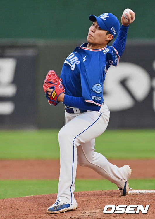 삼성 라이온즈 선발 투수 원태인이 역투하고 있다. 2022.08.25 / foto0307@osen.co.kr