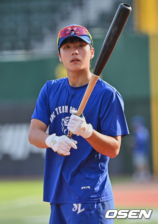 삼성 라이온즈 김현준이 훈련을 하고 있다. 2022.08.25 / foto0307@osen.co.kr