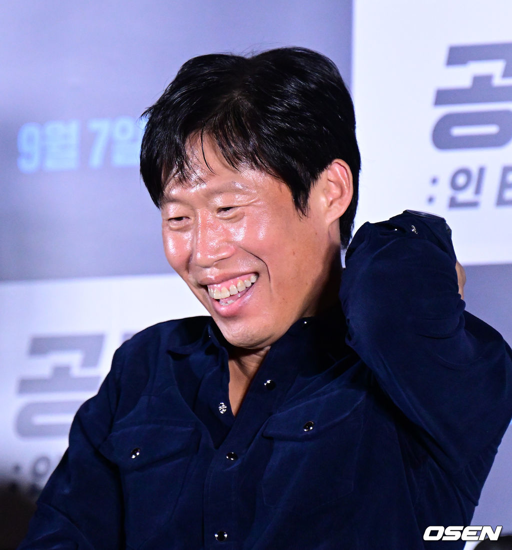 30일 오후 서울 CGV용산아이파크몰에서 영화 '공조2: 인터내셔날' 언론배급시사회가 열렸다. 배우 유해진이 포토타임을 하고 있다. 2022.08.30 /jpnews@osen.co.kr