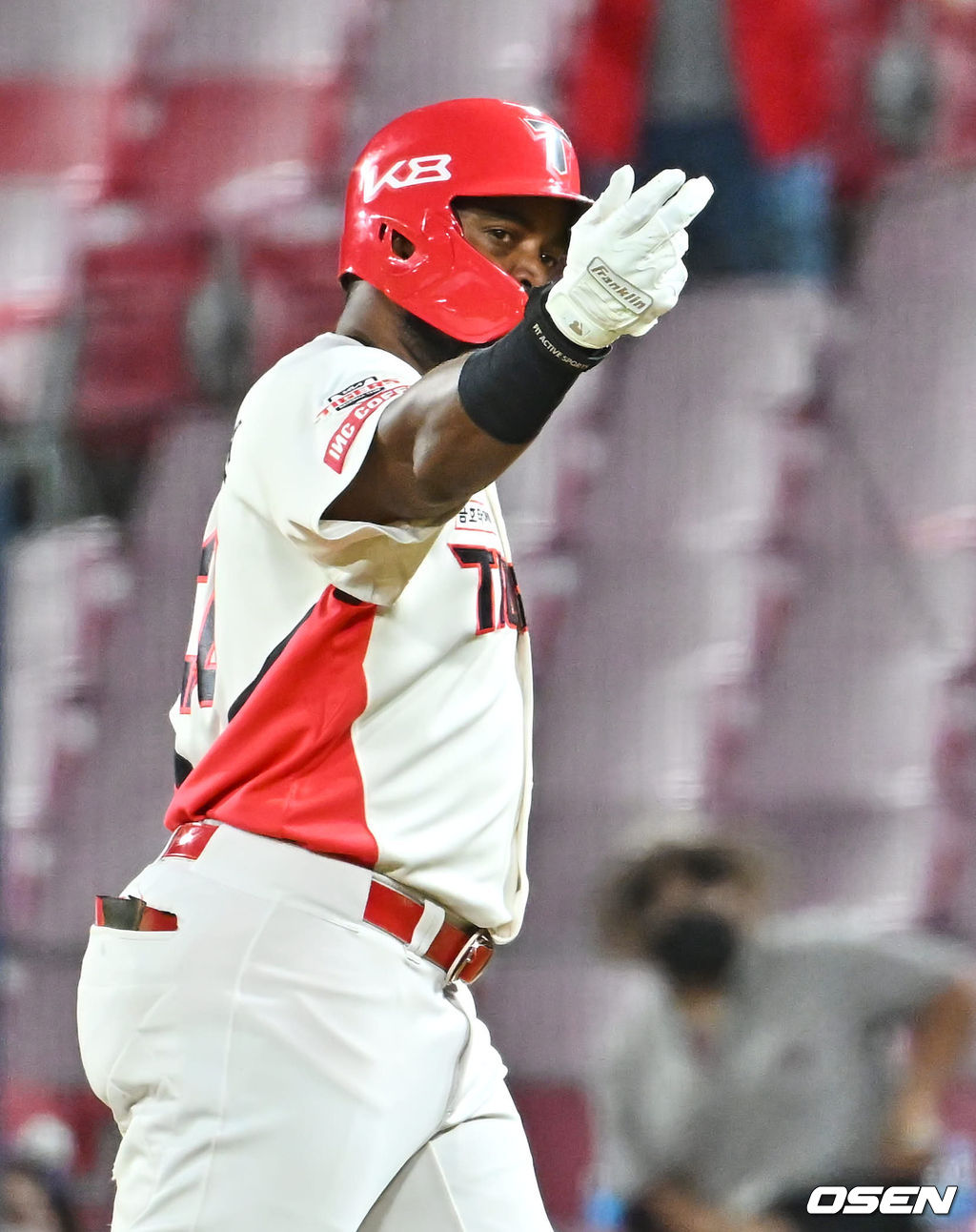 2일 광주-기아 챔피언스필드에서 ‘2022 신한은행 SOL KBO리그’ KIA 타이거즈와 삼성 라이온즈의 경기가 열렸다. KIA 타이거즈 소크라테스가 3회말 2사 만루 역전 2타점 적시타를 치고 세리머니를 하고 있다. 2022.09.02 / foto0307@osen.co.kr