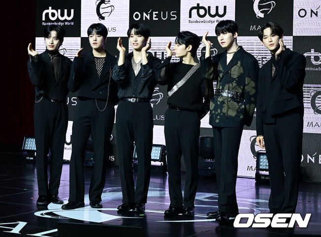 원어스가 포토타임을 하고 있다. 2022.09.05 /jpnews@osen.co.kr