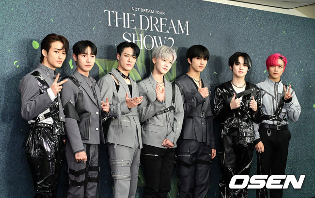 8일 오후 서울 잠실올림픽주경기장에서 NCT DREAM 두 번째 단독 콘서트 ‘THE DREAM SHOW2 – In A DREAM’(더 드림 쇼2 – 인 어 드림)이 열렸다.<br /><br />NCT DREAM이 포토타임을 하고 있다. 2022.09.08 /jpnews@osen.co.kr