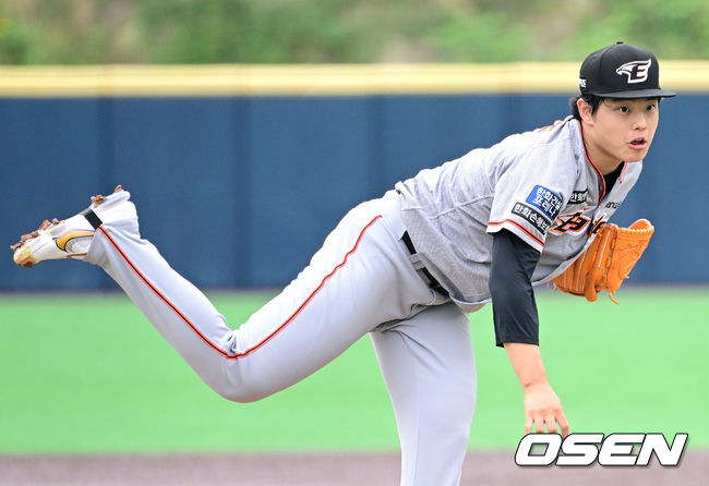 13일 오후 전남 함평기아챌린저스필드에서  열린 ‘2022 KBO 퓨처스리그’ KIA 타이거즈와 한화 이글스의 경기, 한화가 11-2로 승리하며 파죽의 13연승을 달렸다.한화 선발 문동주가 힘차게 공을 뿌리고 있다. 2022.09.13 / dreamer@osen.co.kr