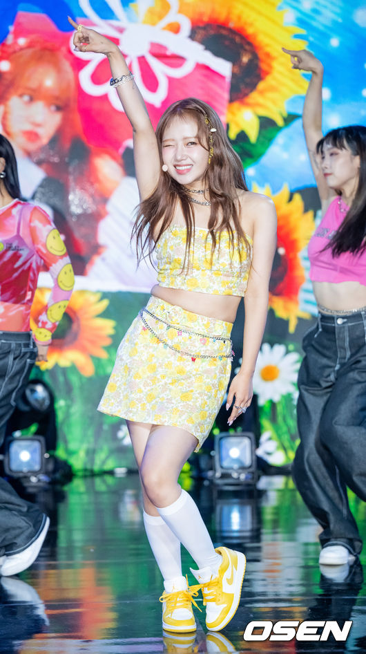 최유정이 화려한 무대를 선보이고 있다.2022.08.14 /rumi@osen.co.kr