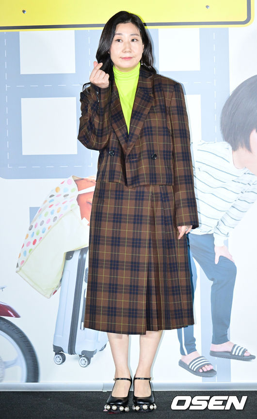 15일 오후 서울 용산구 한강대호 CGV 용산아이파크몰에서 영화 ‘컴백홈’의 언론시사회가 열렸다. 배우 라미란이 포토타임을 갖고 있다. 2022.09.15 /ksl0919@osen.co.kr