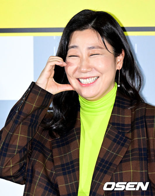 15일 오후 서울 용산구 한강대호 CGV 용산아이파크몰에서 영화 ‘컴백홈’의 언론시사회가 열렸다. 배우 라미란이 미소를 짓고 있다. 2022.09.15 /ksl0919@osen.co.kr