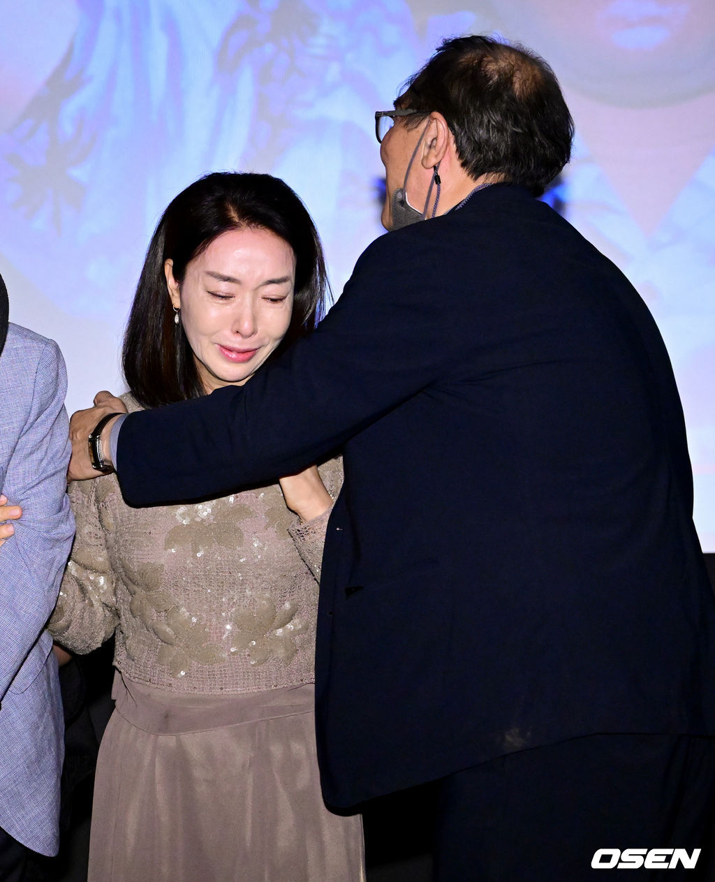 15일 오후 서울 강남구 압구정로 CGV 압구정에서 ‘배창호 감독 특별전’ 개막식 무대인사가 열렸다.배우 김보연이 눈물을 흘리고 있다. 2022.09.15 /ksl0919@osen.co.kr