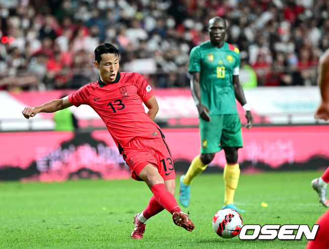 후반 한국 손준호가 패스를 하고 있다. 2022.09.27 / dreamer@osen.co.kr