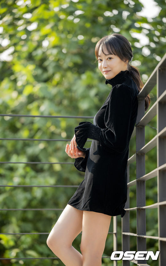 연민지가 인터뷰를 앞두고 포즈를 취하고 있다. 2022.10.08 / dreamer@osen.co.kr
