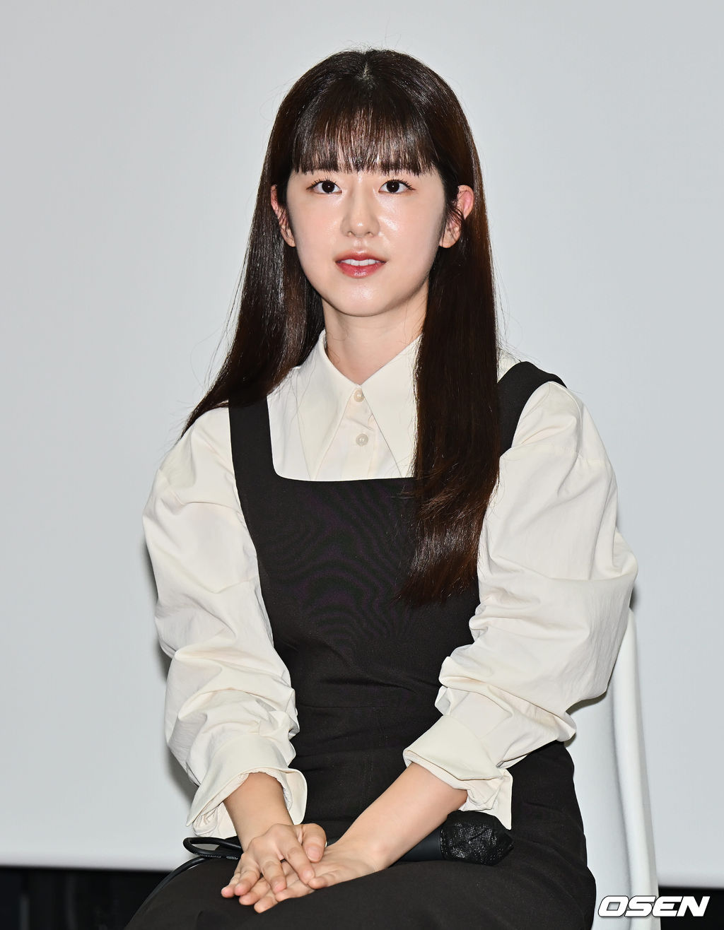 9일 부산 해운대구 영화진흥위원회 시사실에서 제27회 부산국제영화제 영화 ‘너와 나’의 관객과의 대화(Guest Visit, GV)가 열렸다. 박혜수가 인사를 하고 있다. 2022.10.09 / foto0307@osen.co.kr