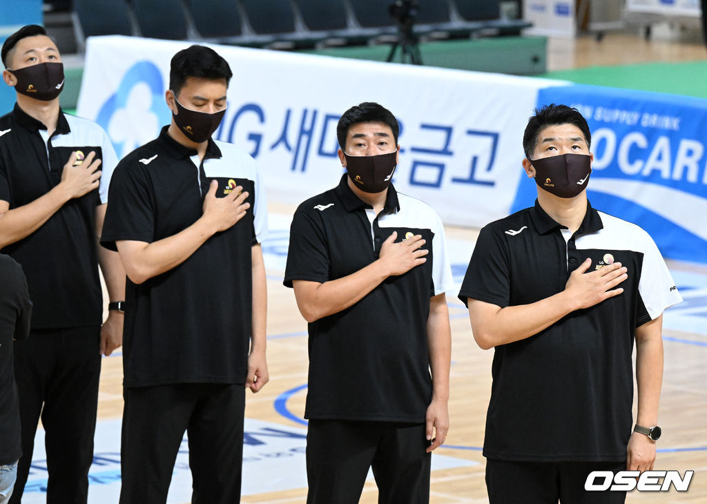 남자농구대표팀을 이끌다 올 시즌 LG의 지휘봉을 잡은 형 조상현 감독과