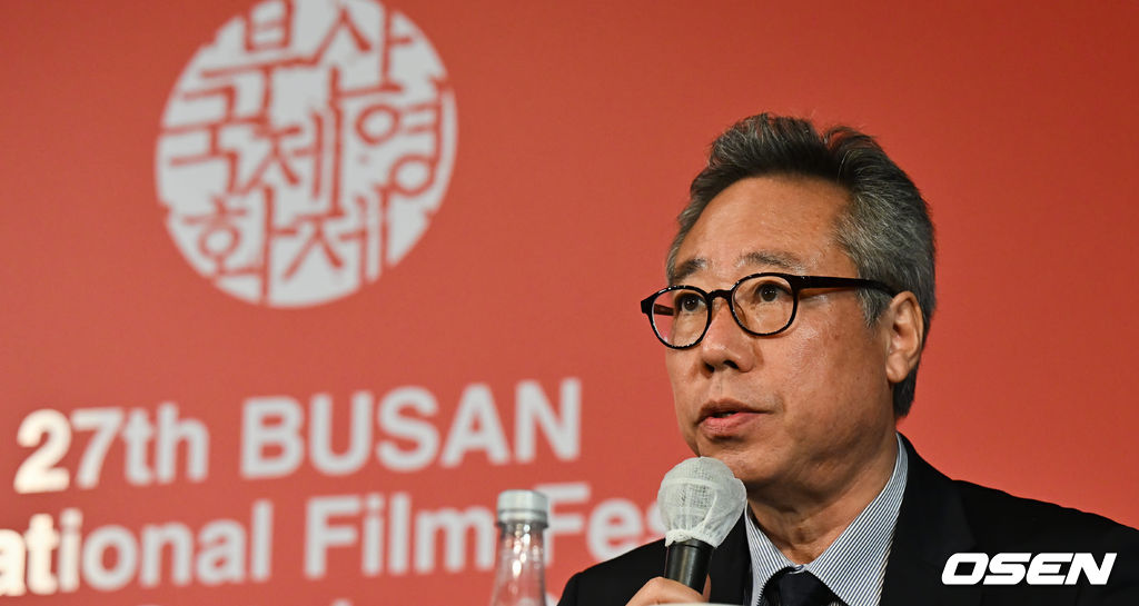 14일 부산 해운대구 KNN타워 KNN시어터에서 제27회 부산국제영화제(BIFF) 결산기자회견이 열렸다.   오석근 마켓운영위원장이 기자들의 질문에 답하고 있다. 2022.10.14 / foto0307@osen.co.kr