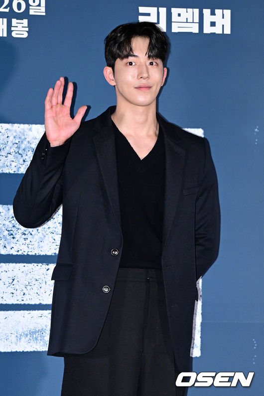 배우 남주혁이 포토타임을 하고 있다. 2022.10.12 / dreamer@osen.co.kr