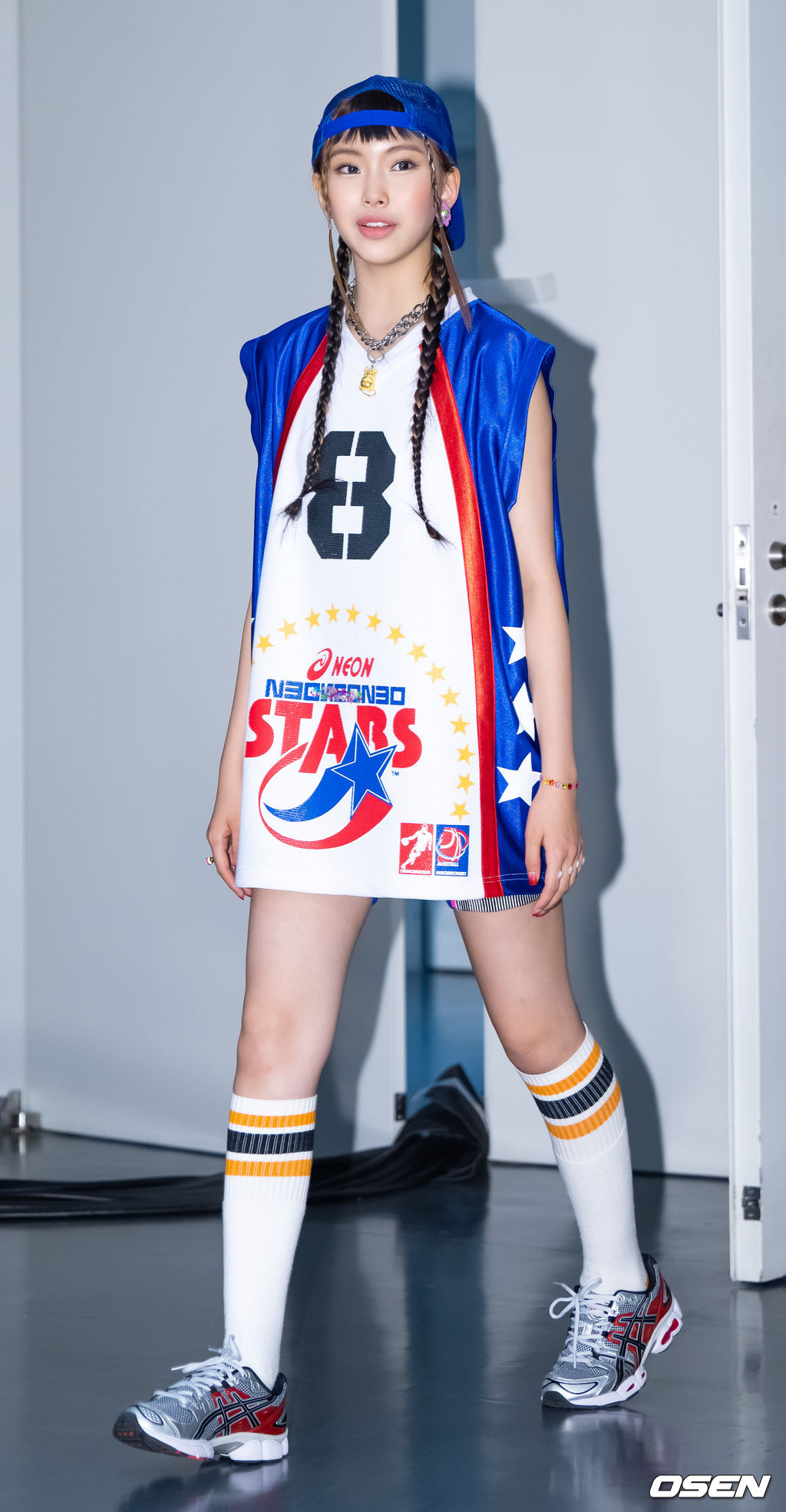 15일 오후 일본 도쿄 아리아케 아레나(TOKYO ARIAKE ARENA)에서 '케이콘 2022 - 재팬 (KCON 2022 - JAPAN)' 2일차 포토월 행사가 진행됐다.그룹 뉴진스(NewJeans) 혜인이 포토월로 입장하고 있다. 2022.10.15 /rumi@osen.co.kr