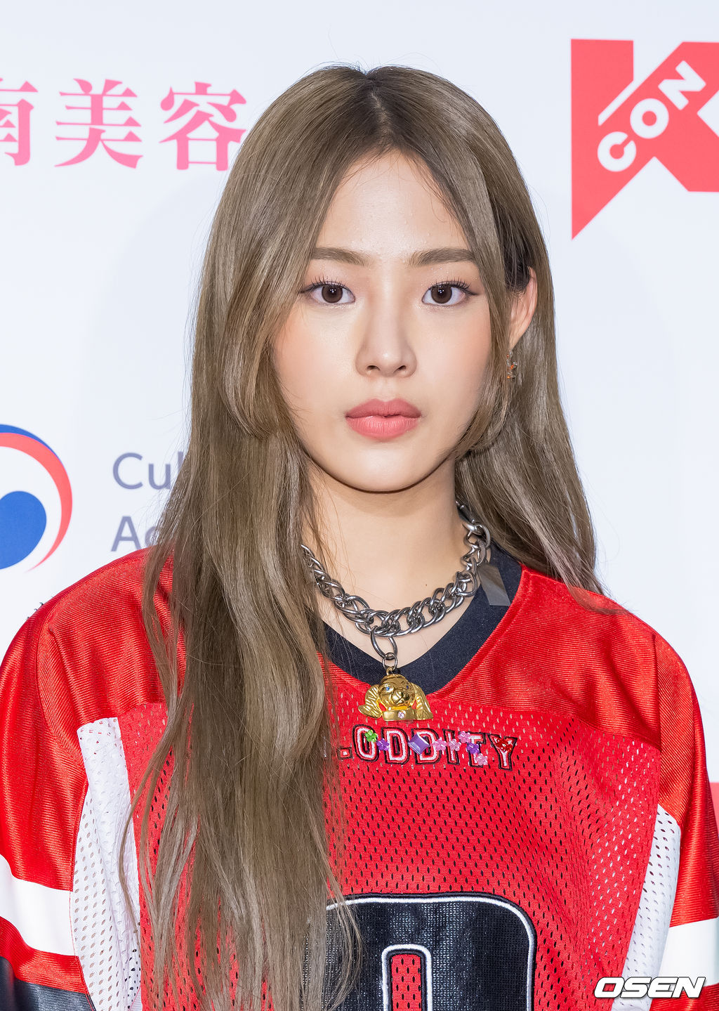 15일 오후 일본 도쿄 아리아케 아레나(TOKYO ARIAKE ARENA)에서 '케이콘 2022 - 재팬 (KCON 2022 - JAPAN)' 2일차 포토월 행사가 진행됐다.그룹 뉴진스(NewJeans) 민지가 포토월에서 포즈를 취하고 있다. 2022.10.15 /rumi@osen.co.kr