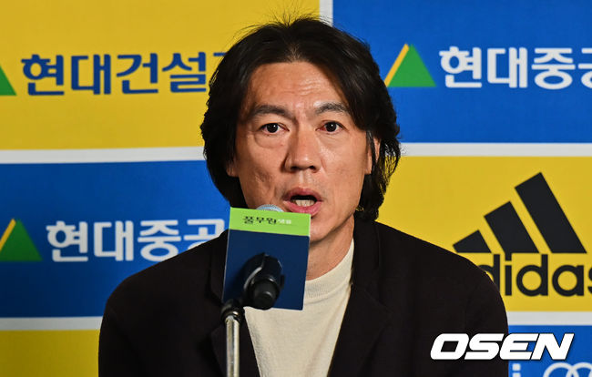 홍명보 감독이 우승 소감을 얘기하고 있다. / foto0307@osen.co.kr