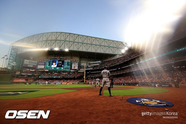 [사진] ALCS 2차전이 열린 미닛메이드파크가 지붕을 개방했다. ⓒGettyimages(무단전재 및 재배포 금지)