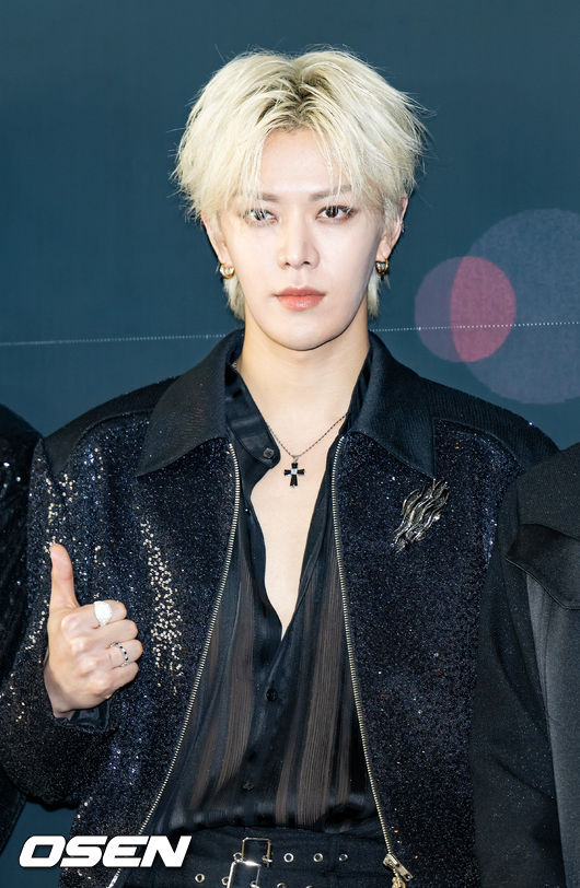 23일 오후 서울 송파구 잠실종합운동장 올림픽주경기장에서 NCT 127 월드투어 서울 스페셜 공연 ‘NEO CITY : SEOUL – THE LINK +’(네오 시티 : 서울 – 더 링크 플러스)의 기자회견이 열렸다. <br /><br />이 자리에는 NCT 127(엔씨티 127) 멤버 태일, 쟈니, 태용, 유타, 도영, 재현, 마크, 해찬, 정우가 참석했다.<br /><br />NCT 127 유타가 입장하며 포즈를 취하고 있다. 2022.10.23 / rumi@osen.co.kr<br />