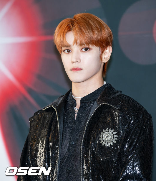 23일 오후 서울 송파구 잠실종합운동장 올림픽주경기장에서 NCT 127 월드투어 서울 스페셜 공연 ‘NEO CITY : SEOUL – THE LINK +’(네오 시티 : 서울 – 더 링크 플러스)의 기자회견이 열렸다. <br /><br />이 자리에는 NCT 127(엔씨티 127) 멤버 태일, 쟈니, 태용, 유타, 도영, 재현, 마크, 해찬, 정우가 참석했다.<br /><br />NCT 127 태용이 입장하며 포즈를 취하고 있다. 2022.10.23 / rumi@osen.co.kr<br />