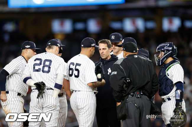 [사진] 양키스 선발 네스터 코르테스가 사타구니 통증으로 교체되고 있다. ⓒGettyimages(무단전재 및 재배포 금지)